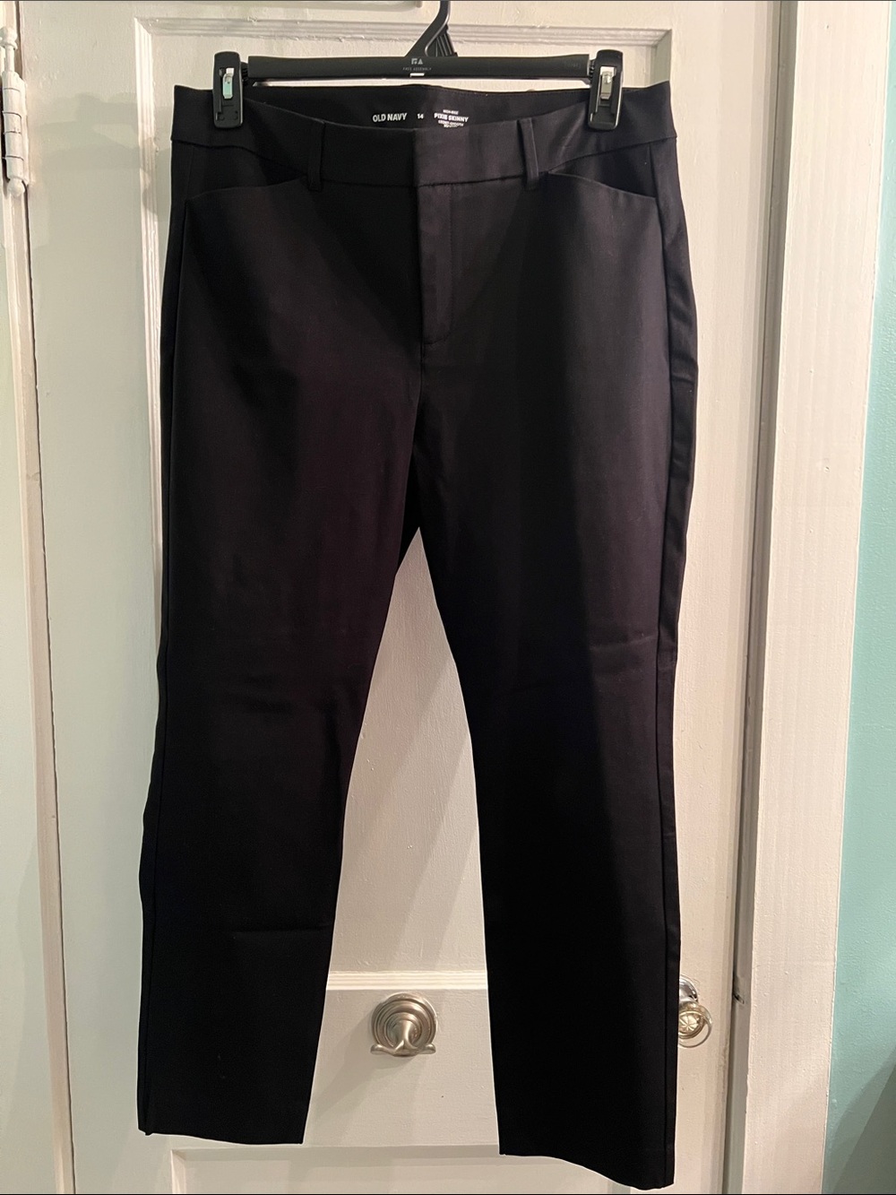 Old Navy Women's pixie Skinny Black Straight-Leg Dress Pants